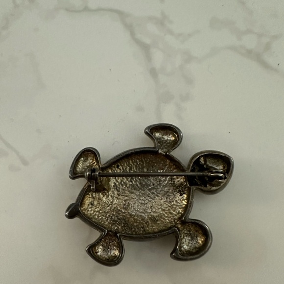 Pewter Turtle Pin.  Swirled Pastel Color Blocked Shell.  Crystal Eyes. - Picture 3 of 4